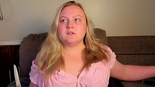 Snapshot of PhatAssBlond chatting on 07-22-26, 03:04 PhatAssBlond online show from 07-22-26, 03:04