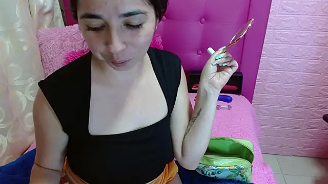 Snapshot of kendall_all4u chatting on 12-28-24, 05:33 kendall all4u online show from 12-28-24, 05:33