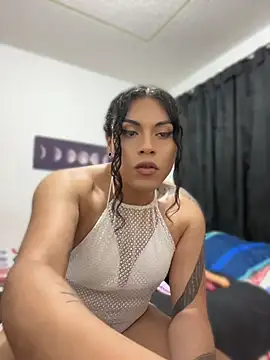 Snapshot of Ariana_Rodriguez_ chatting on 06-24-26, 06:29 Ariana Rodriguez online show from 06-24-26, 06:29