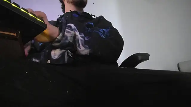 s sven03 online show from 11-10-25, 07:40