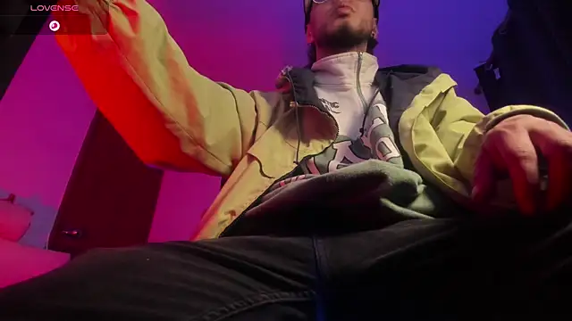 s sven03 online show from 12-19-25, 01:45