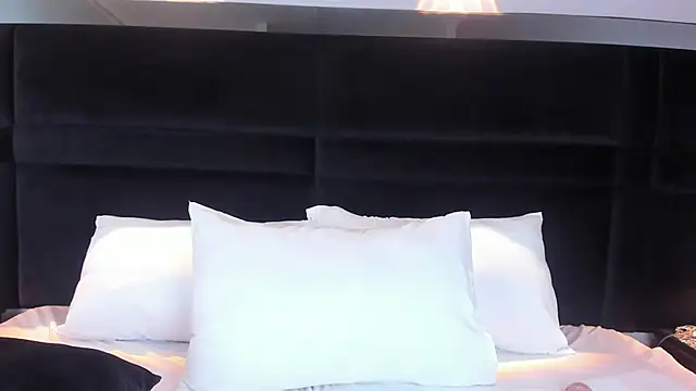 Snapshot of MiaStor chatting on 01-21-25, 05:30 MiaStor online show from 01-21-25, 05:30