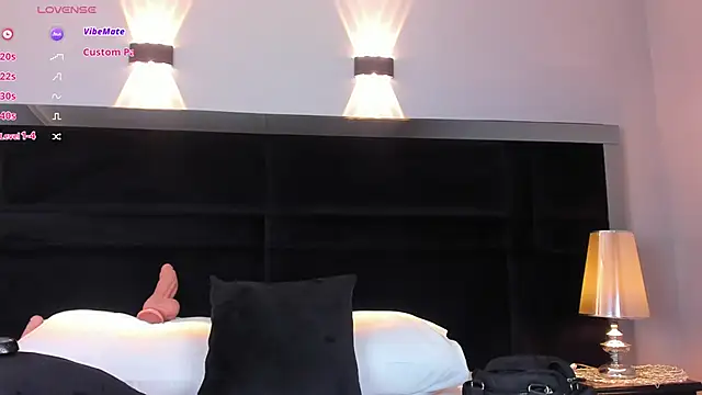 Snapshot of MiaStor chatting on 03-13-25, 08:43 MiaStor online show from 03-13-25, 08:43