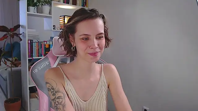 Snapshot of milly_ross chatting on 12-28-24, 07:55 milly ross online show from 12-28-24, 07:55