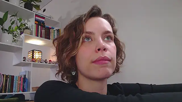 Snapshot of milly_ross chatting on 02-01-25, 10:26 milly ross online show from 02-01-25, 10:26