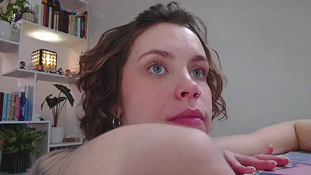 Snapshot of milly_ross chatting on 02-06-25, 10:59 milly ross online show from 02-06-25, 10:59