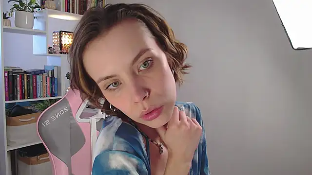 Snapshot of milly_ross chatting on 02-25-25, 07:09 milly ross online show from 02-25-25, 07:09