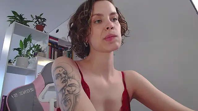 Snapshot of milly_ross chatting on 03-03-25, 08:05 milly ross online show from 03-03-25, 08:05