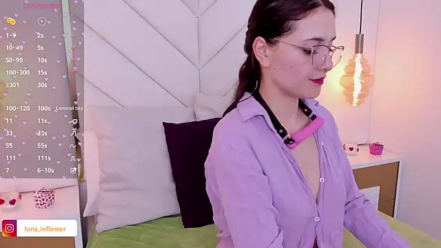 Flor delunaa online show from 02-23-25, 12:37