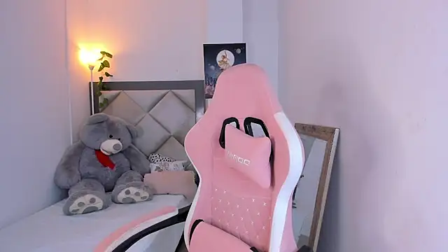 Adria ross online show from 02-05-25, 01:44