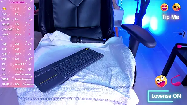 Snapshot of LiaaGenner chatting on 01-29-25, 07:32 LiaaGenner online show from 01-29-25, 07:32