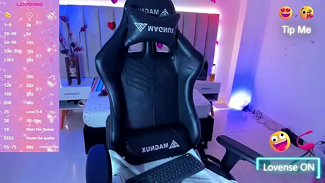 Snapshot of LiaaGenner chatting on 02-27-25, 07:26 LiaaGenner online show from 02-27-25, 07:26