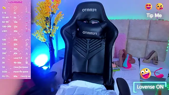 Snapshot of LiaaGenner chatting on 03-02-25, 05:36 LiaaGenner online show from 03-02-25, 05:36