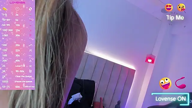 Snapshot of LiaaGenner chatting on 03-18-25, 09:43 LiaaGenner online show from 03-18-25, 09:43