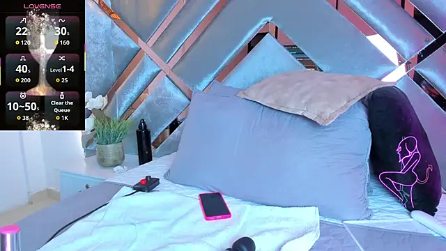 Snapshot of LiaaGenner chatting on 09-26-25, 02:48 LiaaGenner online show from 09-26-25, 02:48