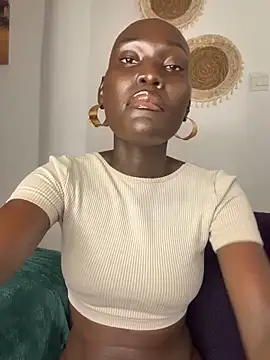 Foxxxyfemale online show from 10-06-25, 06:33