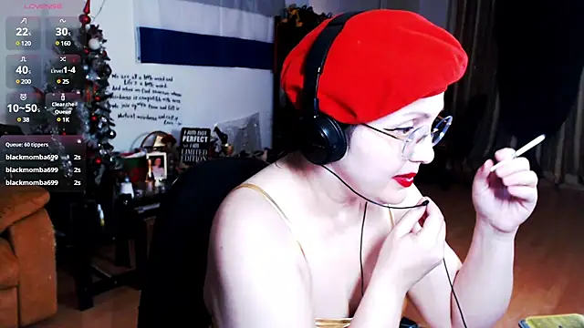 Snapshot of Imperatriza chatting on 02-25-25, 10:39 Imperatriza online show from 02-25-25, 10:39