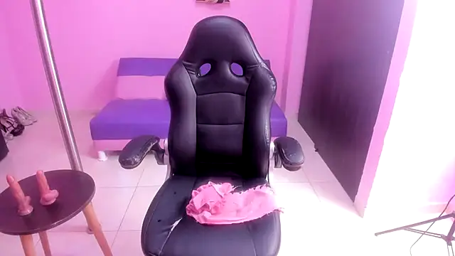 mature dirty squirt online show from 04-21-26, 07:17