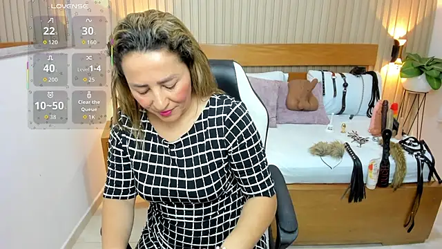 Snapshot of luciana_ballesteros_ chatting on 07-20-26, 12:29 luciana ballesteros online show from 07-20-26, 12:29