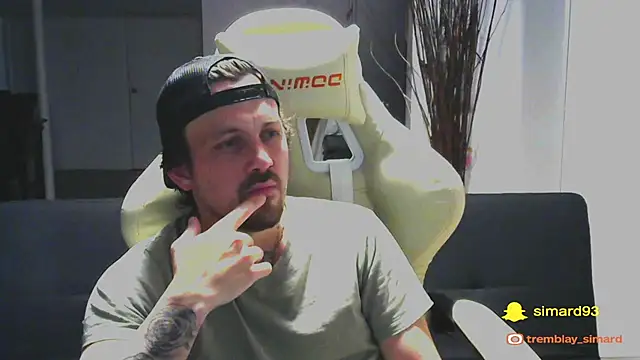 Snapshot of Tremblay_Simard chatting on 11-26-25, 02:01 Tremblay Simard online show from 11-26-25, 02:01