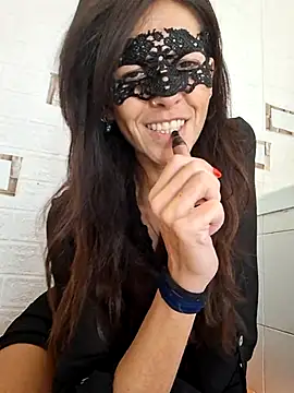 Snapshot of EmySkinny85 chatting on 11-19-25, 09:42 EmySkinny85 online show from 11-19-25, 09:42