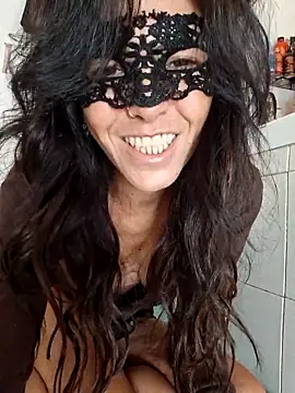 Snapshot of EmySkinny85 chatting on 11-23-25, 09:20 EmySkinny85 online show from 11-23-25, 09:20