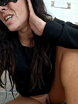 EmySkinny85 online show from 11-24-25, 09:03