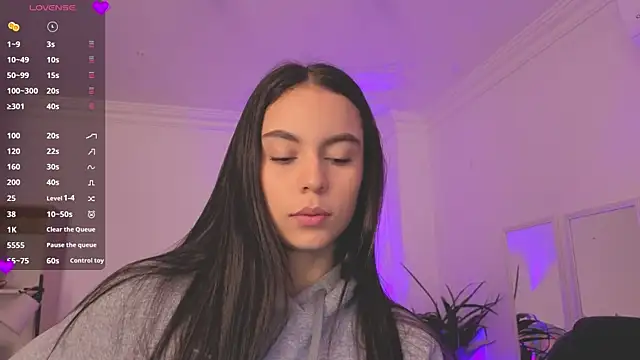 Snapshot of Aleejaa__ chatting on 06-17-26, 11:01 Aleejaa online show from 06-17-26, 11:01