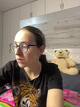Snapshot of MartiniiSelenna chatting on 06-15-26, 05:53 MartiniiSelenna online show from 06-15-26, 05:53