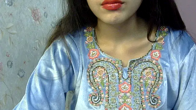 Snapshot of binisa_45 chatting on 12-20-24, 01:33 binisa 45 online show from 12-20-24, 01:33