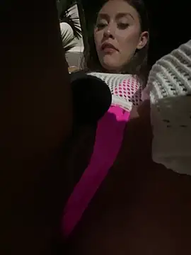 Snapshot of Rose-euphoria chatting on 01-17-25, 10:22 Rose-euphoria online show from 01-17-25, 10:22