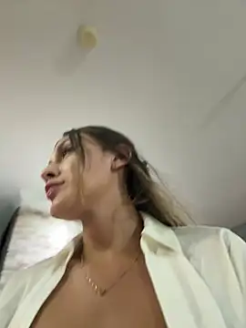 Snapshot of Rose-euphoria chatting on 01-18-25, 12:57 Rose-euphoria online show from 01-18-25, 12:57