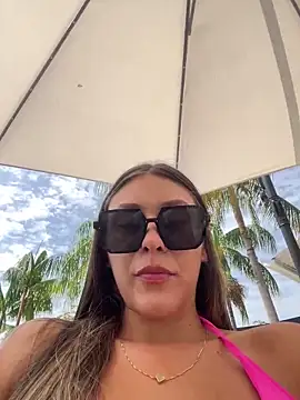 Snapshot of Rose-euphoria chatting on 02-01-25, 04:11 Rose-euphoria online show from 02-01-25, 04:11