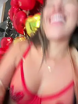 Snapshot of Rose-euphoria chatting on 02-15-25, 04:23 Rose-euphoria online show from 02-15-25, 04:23