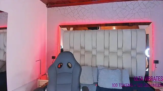 AngelineHeet online show from 12-18-24, 03:58