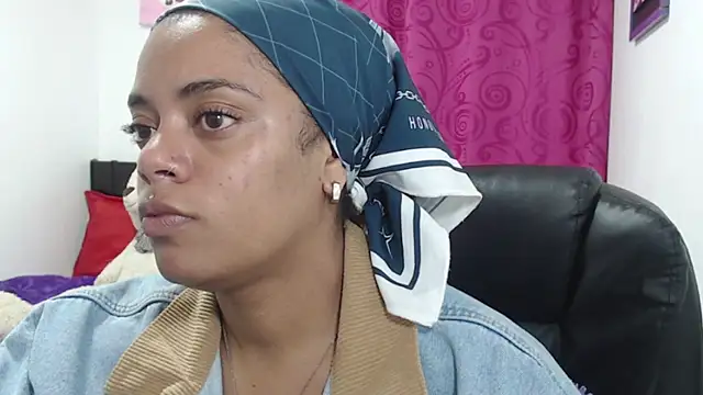 ladyrd1 online show from 07-08-26, 03:22