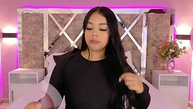 MarianaGarciaa   online show from 05-21-26, 07:21