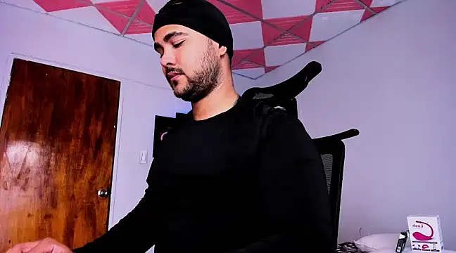 Sebas-hott online show from 02-02-25, 03:32