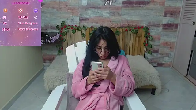 Snapshot of Lucy_joi chatting on 01-05-25, 09:15 Lucy joi online show from 01-05-25, 09:15