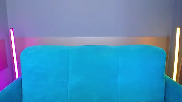 Snapshot of AlinaLovelyX chatting on 02-20-25, 01:25 AlinaLovelyX online show from 02-20-25, 01:25