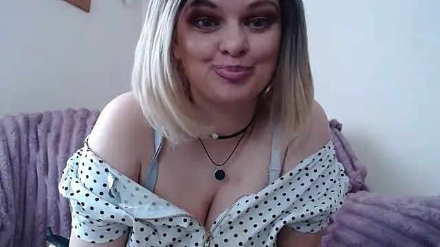 Snapshot of YourSweetJam chatting on 02-08-26, 01:47 YourSweetJam online show from 02-08-26, 01:47