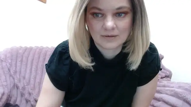 Snapshot of YourSweetJam chatting on 02-25-26, 06:17 YourSweetJam online show from 02-25-26, 06:17