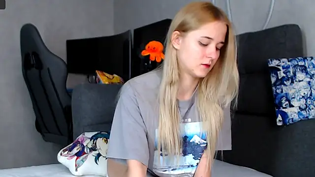 Snapshot of CassidyKiss chatting on 10-17-25, 11:57 CassidyKiss online show from 10-17-25, 11:57