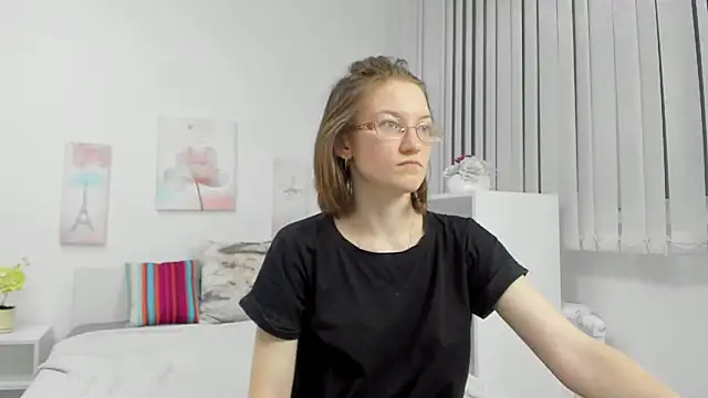 Snapshot of Fiery_mary chatting on 02-17-25, 01:25 Fiery mary online show from 02-17-25, 01:25