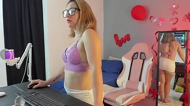 Yelena03 online show from 02-13-25, 09:38