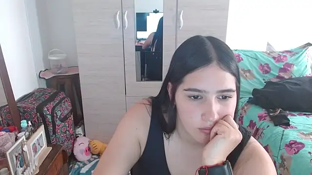 Naomi D online show from 04-19-26, 08:33