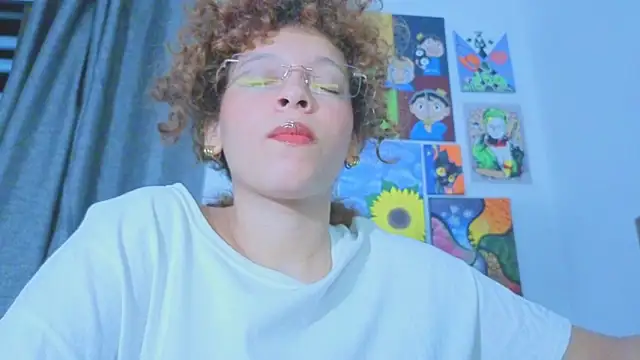Ada gales  online show from 06-18-26, 03:29
