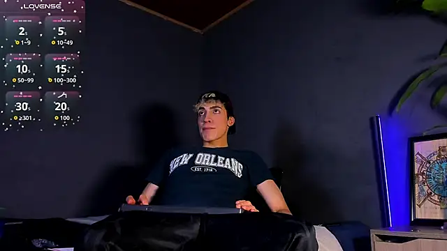 Snapshot of Angel_Snowhotxxx chatting on 02-06-26, 03:00 Angel Snowhotxxx online show from 02-06-26, 03:00