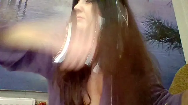 Snapshot of AliceTailor chatting on 06-08-26, 04:02 AliceTailor online show from 06-08-26, 04:02