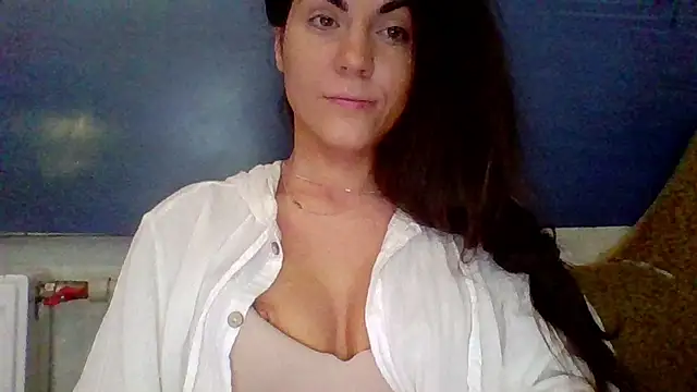 Snapshot of AliceTailor chatting on 06-25-26, 07:29 AliceTailor online show from 06-25-26, 07:29